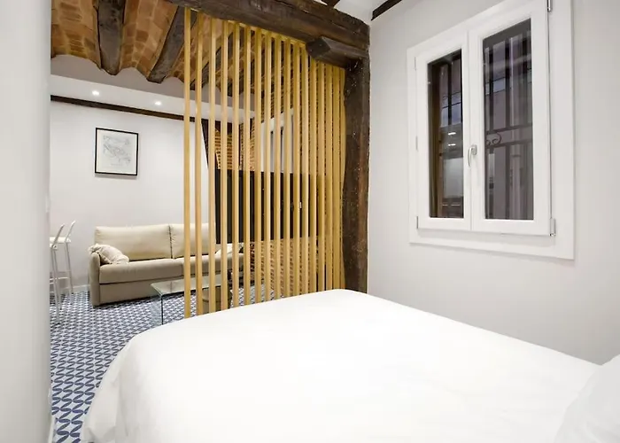 Etxeburu Apartament *